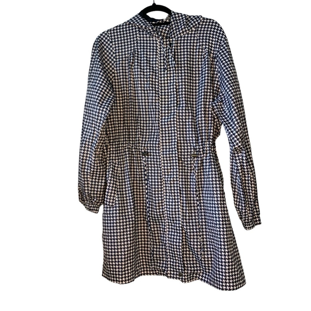 M&S Woman houndstooth hooded zip‎ up rain trench coat. Size L